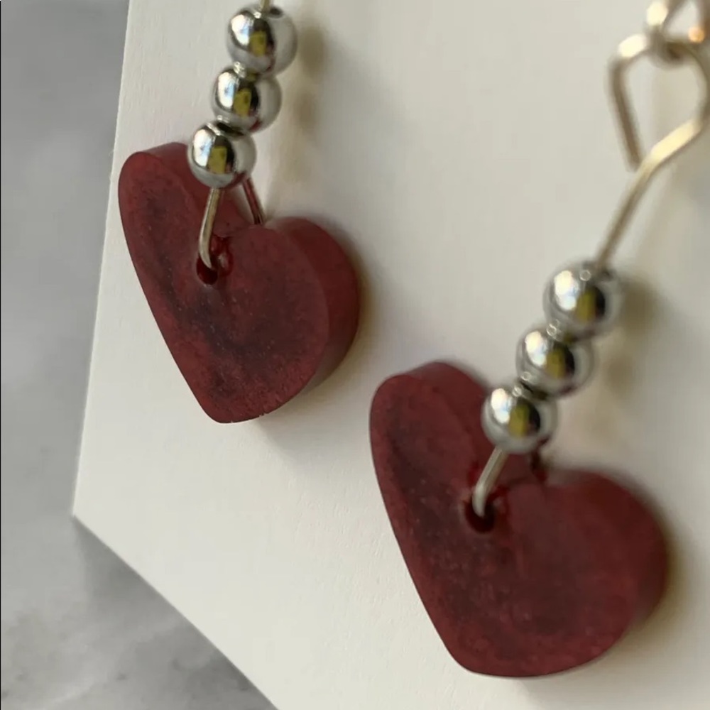 Wine solid heart drop earrings